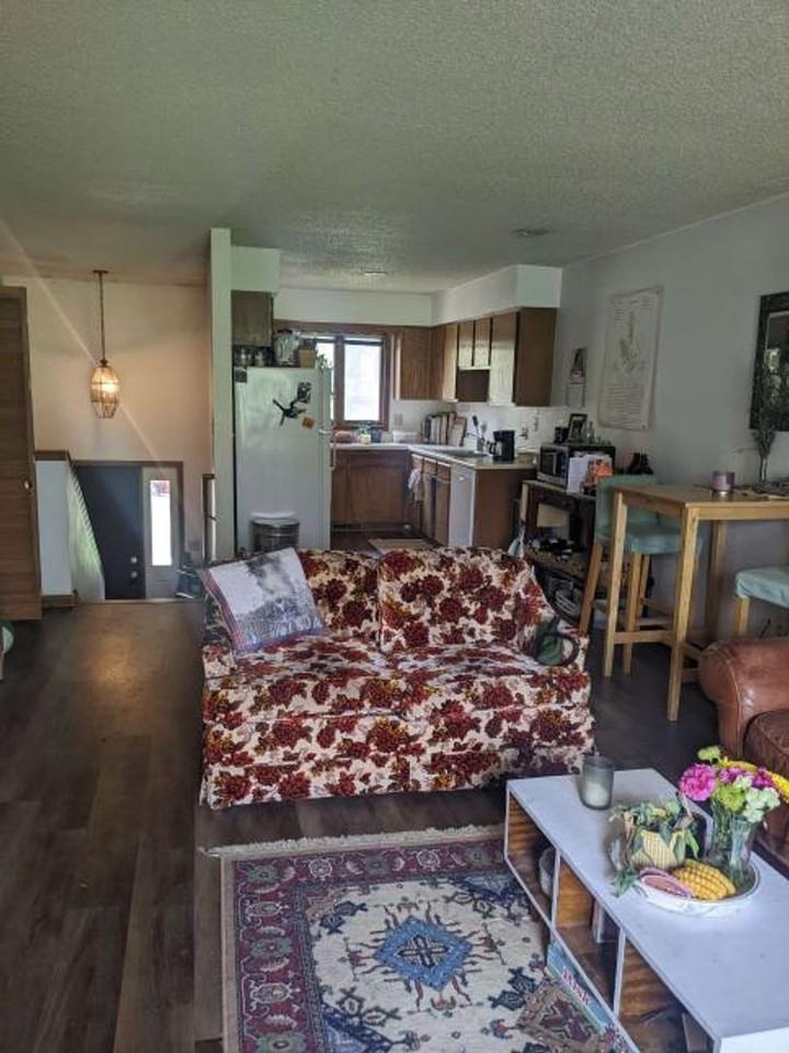 730 Brown St - Photo 6 of 17