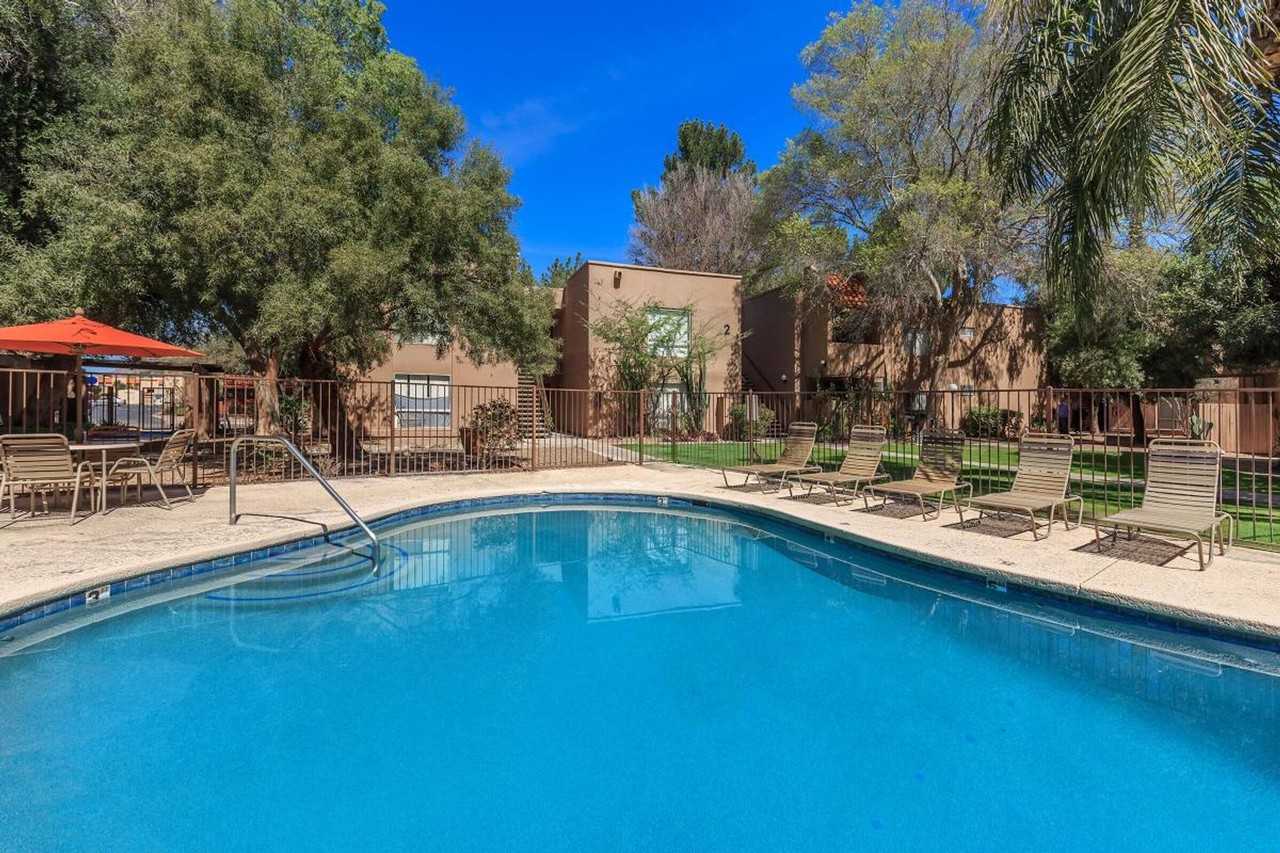 ALL UTILITIES INCLUDED BUNDLED! PET FRIENDLY! - Photo 7 of 48