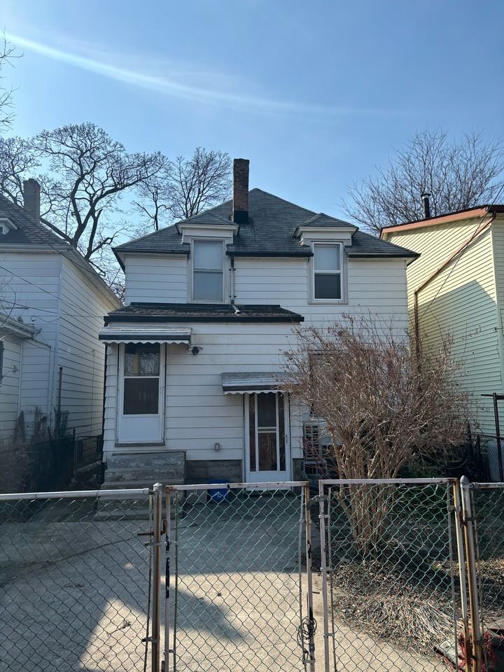 672 Bruce Avenue - Photo 2 of 16