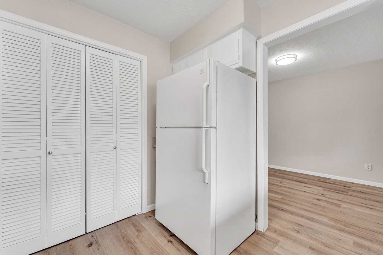 655 South Hickory Avenue #8 - Photo 3 of 23