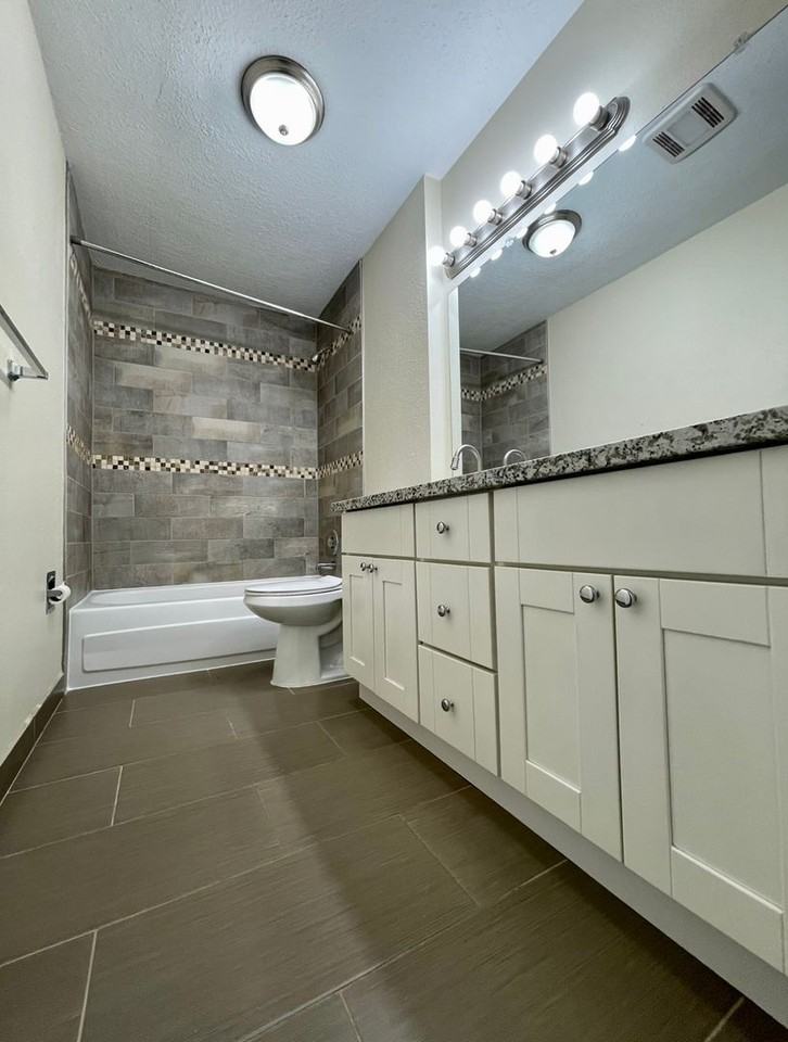 22 Se 80th Ave #11 - Photo 2 of 10