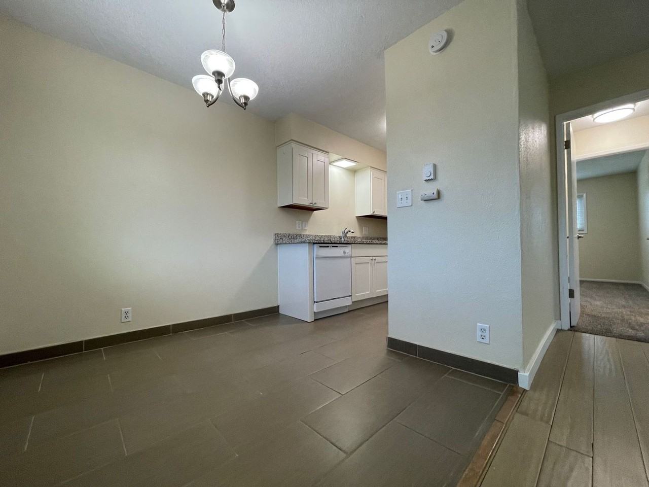 22 Se 80th Ave #11 - Photo 5 of 10