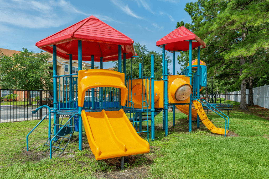 Grande Court Apartments - Photo 4 of 40