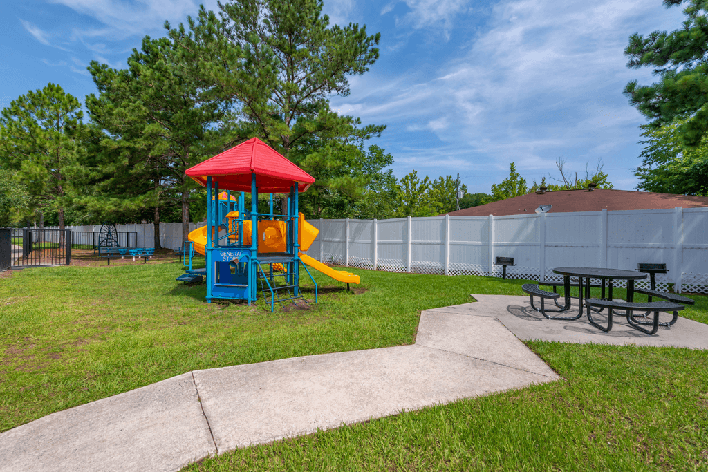 Grande Court Apartments - Photo 5 of 40