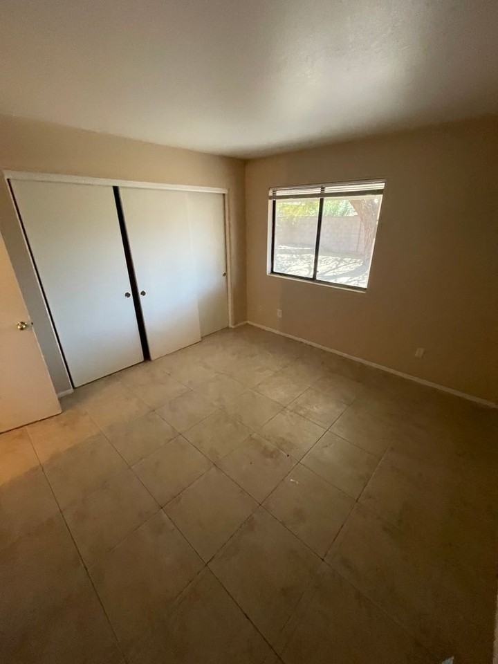 8541 W Mariposa Dr - Photo 6 of 14