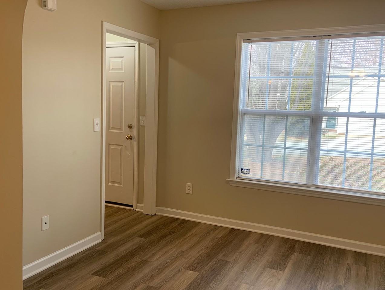 2528 Wheatfield Dr - Photo 4 of 11