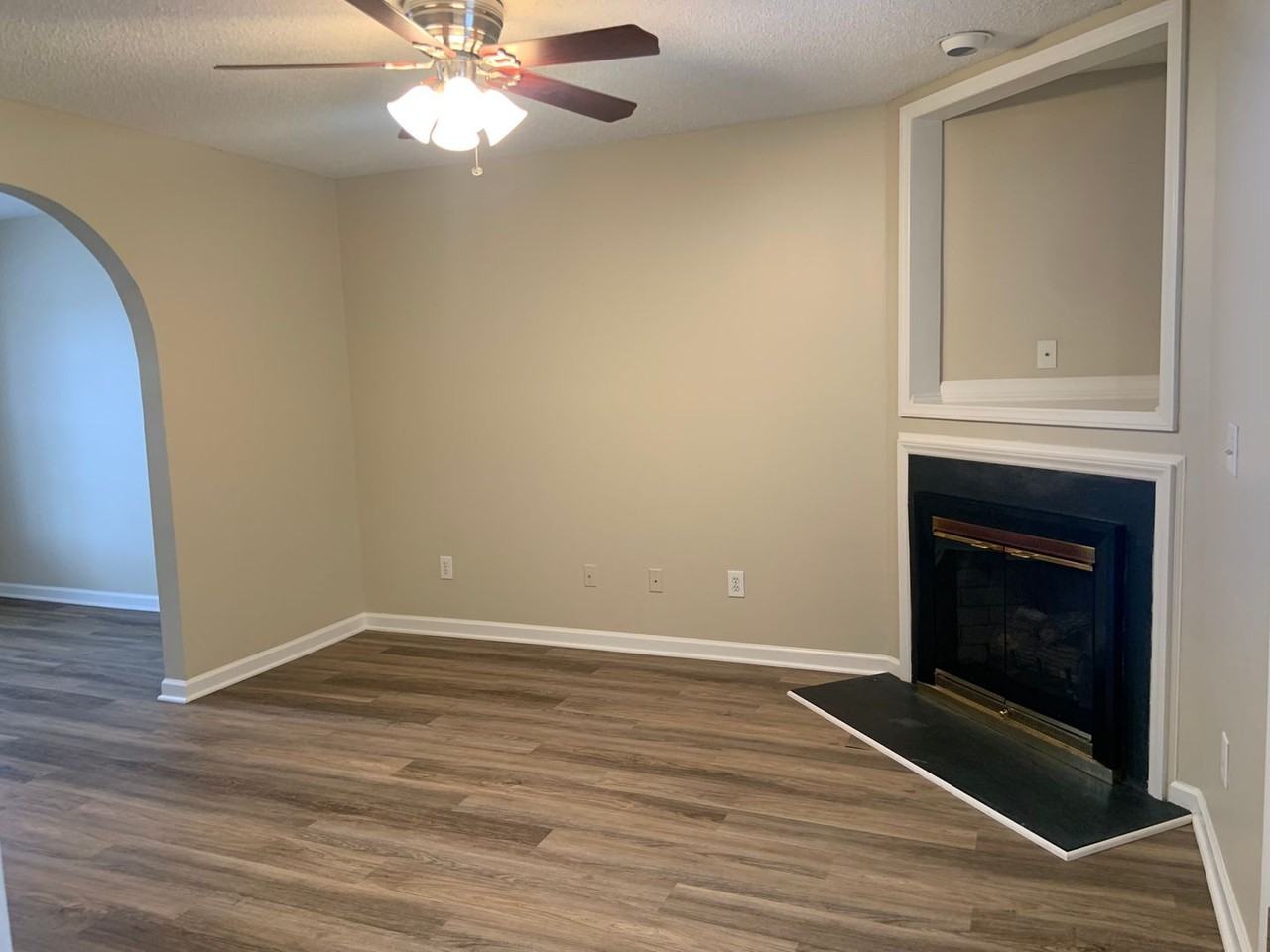 2528 Wheatfield Dr - Photo 5 of 11