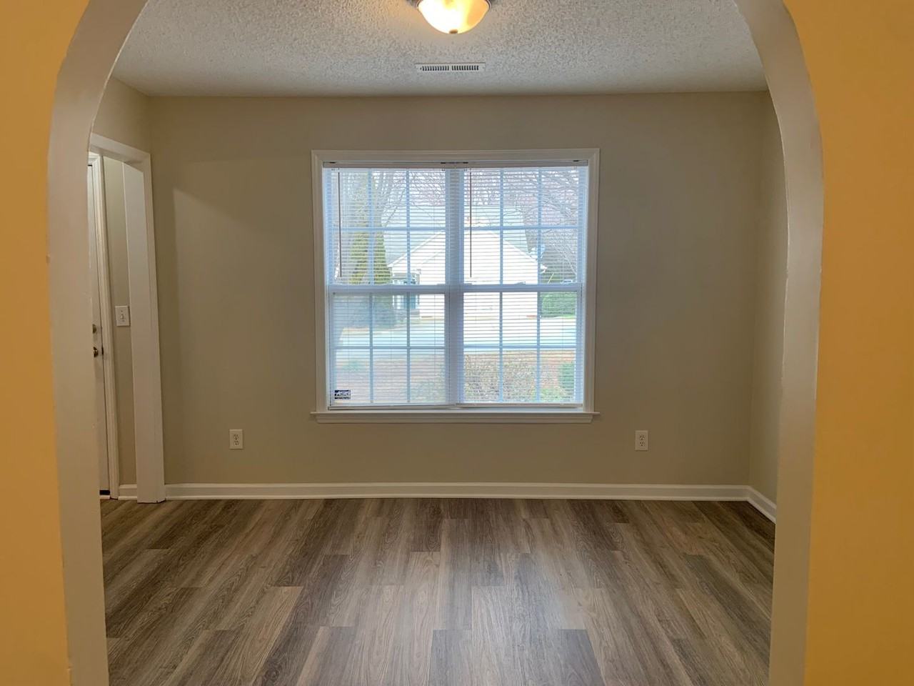 2528 Wheatfield Dr - Photo 6 of 11