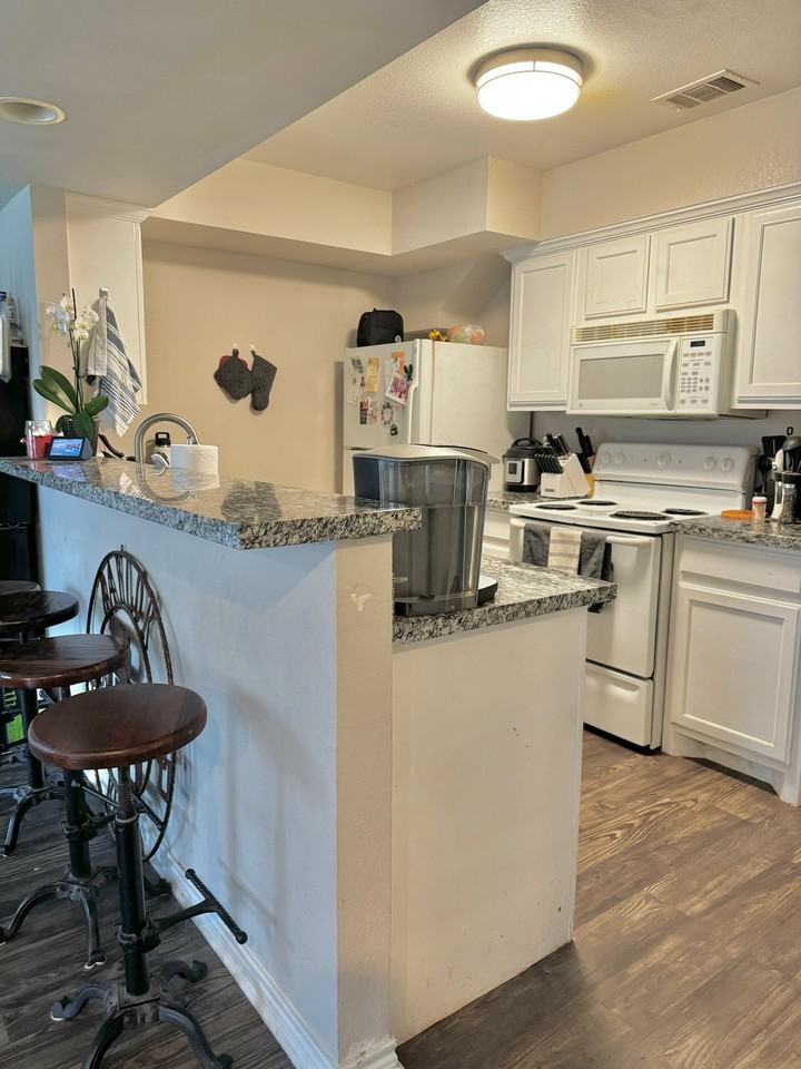 2511 Pascal Ct - Photo 4 of 13