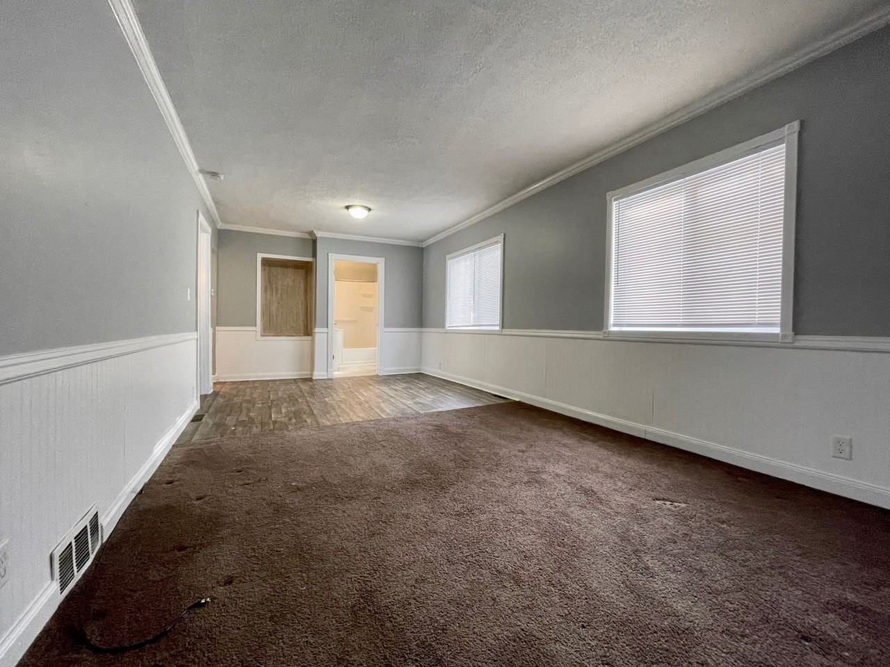 1910 Franklin St - Photo 3 of 13