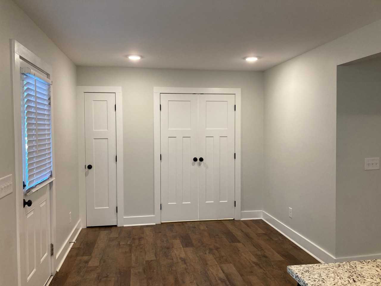 2409 Caroline Dr - Photo 2 of 10