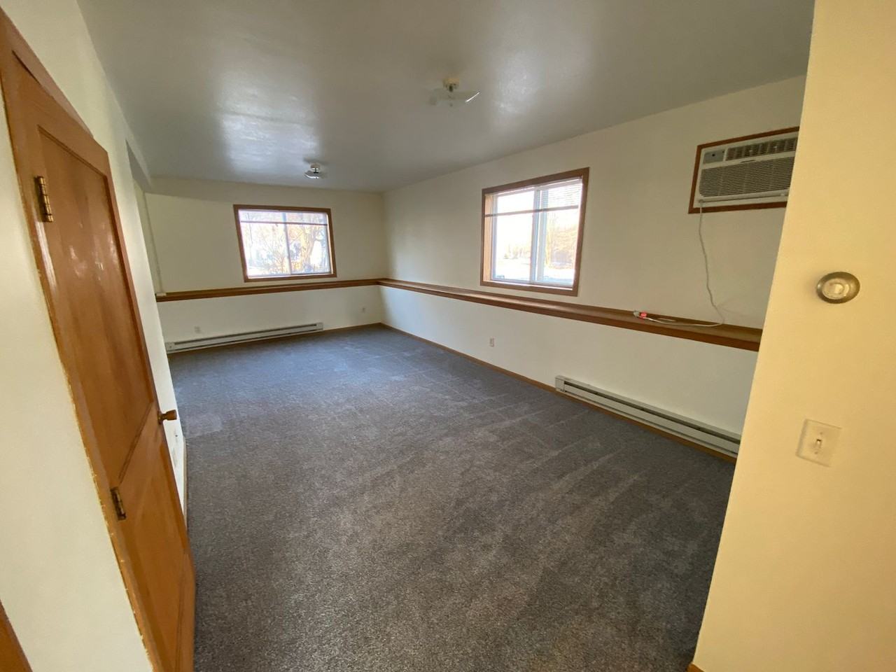 MCP 1711 - Photo 3 of 3