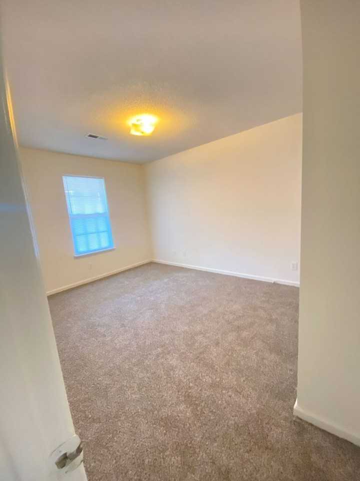 Eastgate Village Apartments - Photo 7 of 30