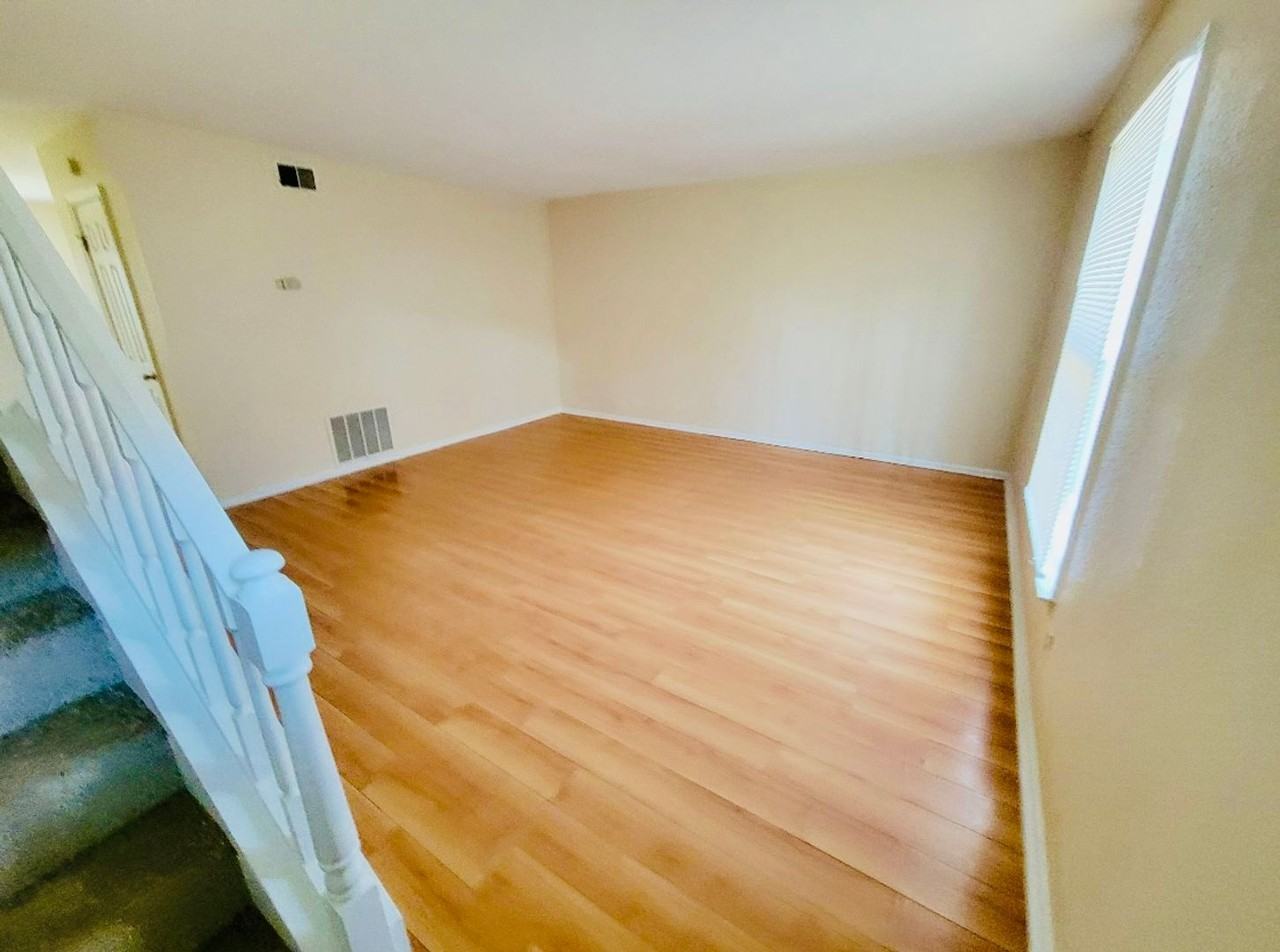336 Susan Constant Dr - Photo 2 of 17
