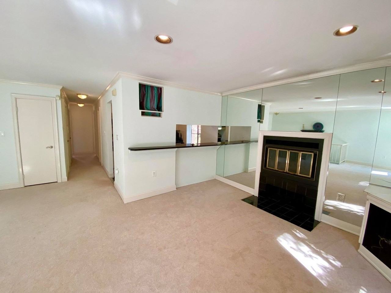 2B W Lee St - Photo 2 of 17