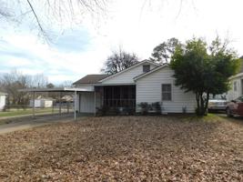 featured image of 1120 N 35th St