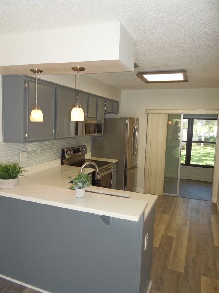 1116 Castlemay Cir - Photo 3 of 23