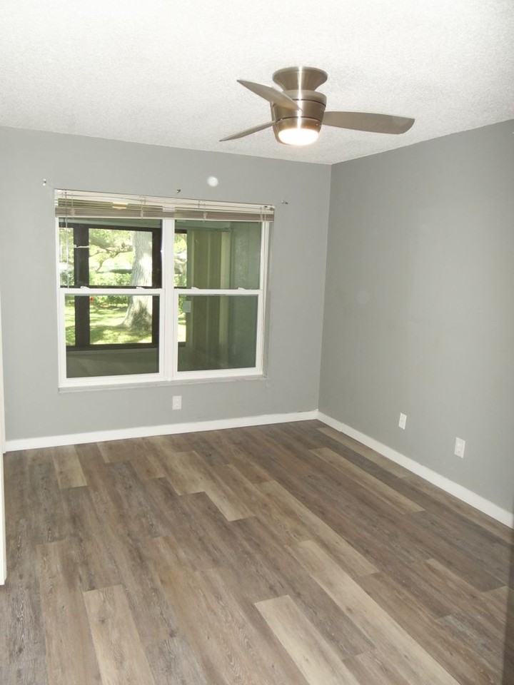 1116 Castlemay Cir - Photo 6 of 23