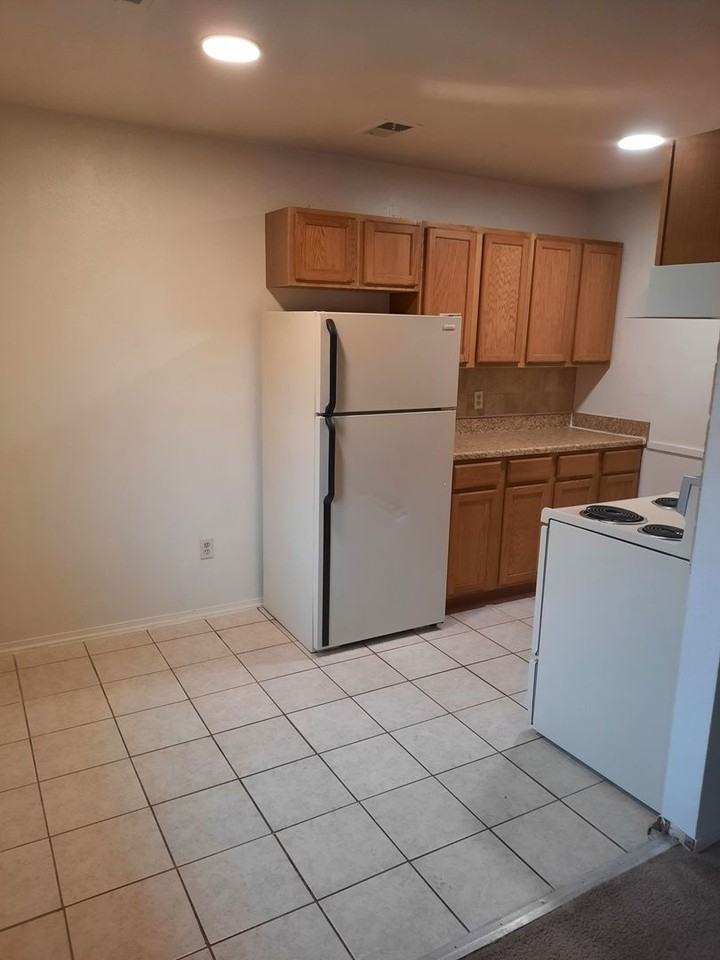 518 22nd St - Photo 6 of 13