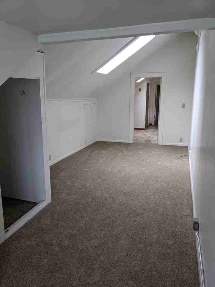 727 Melrose Ave Uppr - Photo 7 of 12