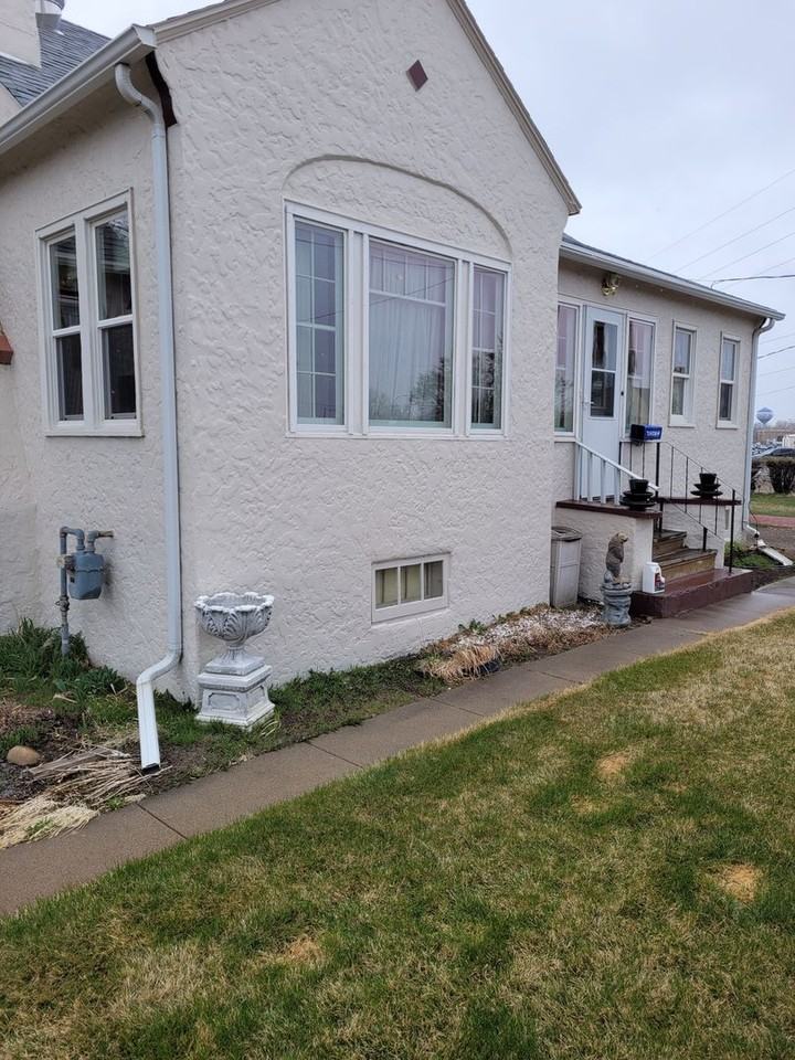 15 S Center Ave - Photo 2 of 19