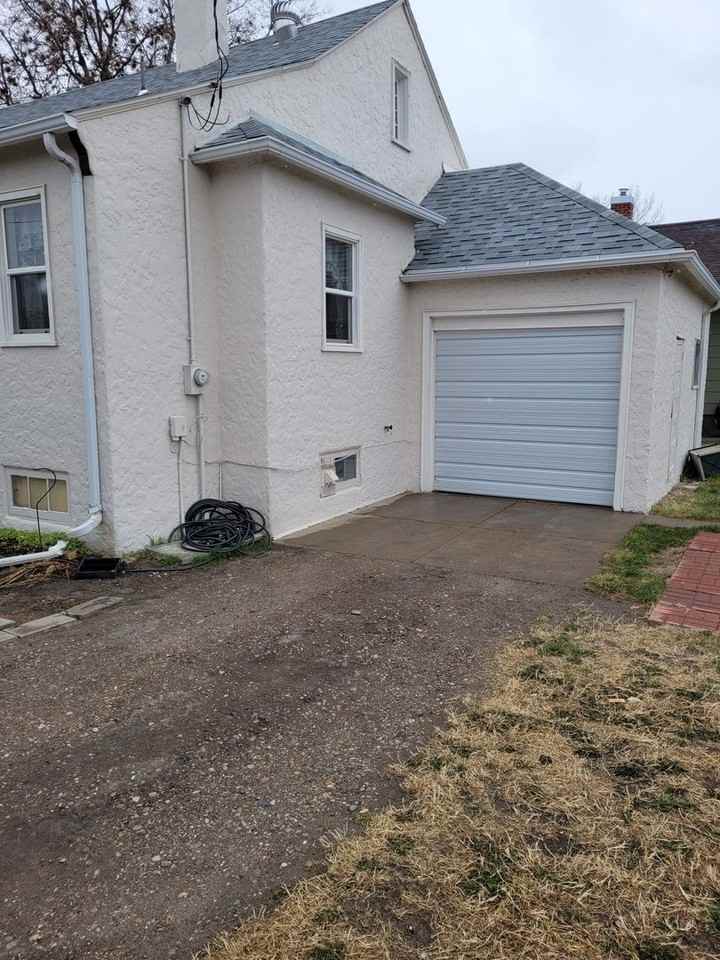 15 S Center Ave - Photo 3 of 19