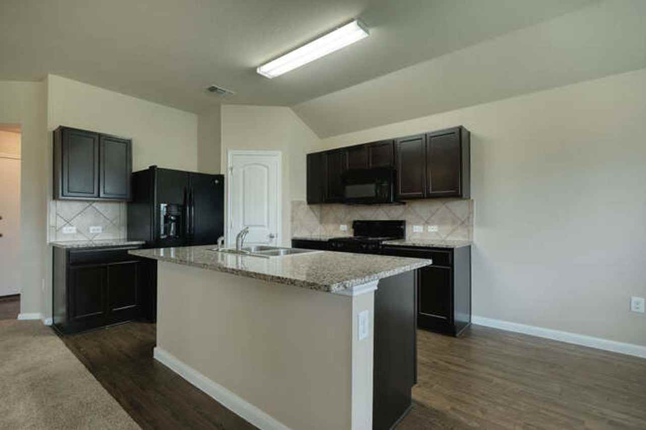 232 Voss - Photo 7 of 15