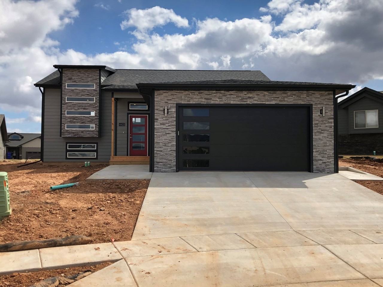 4422 Lahinch St - Photo 2 of 16