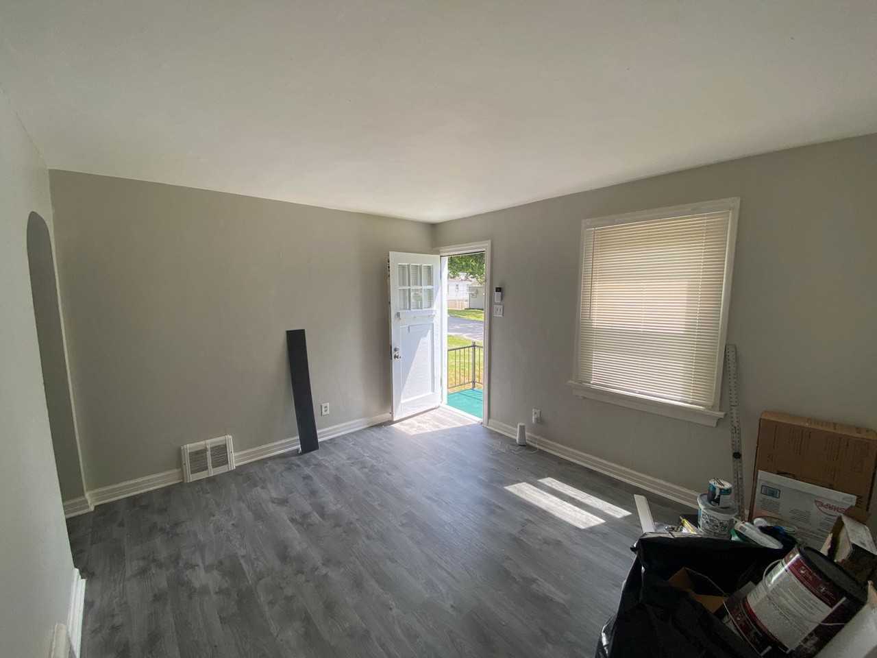 10053 Dorothy Avenue - Photo 3 of 12