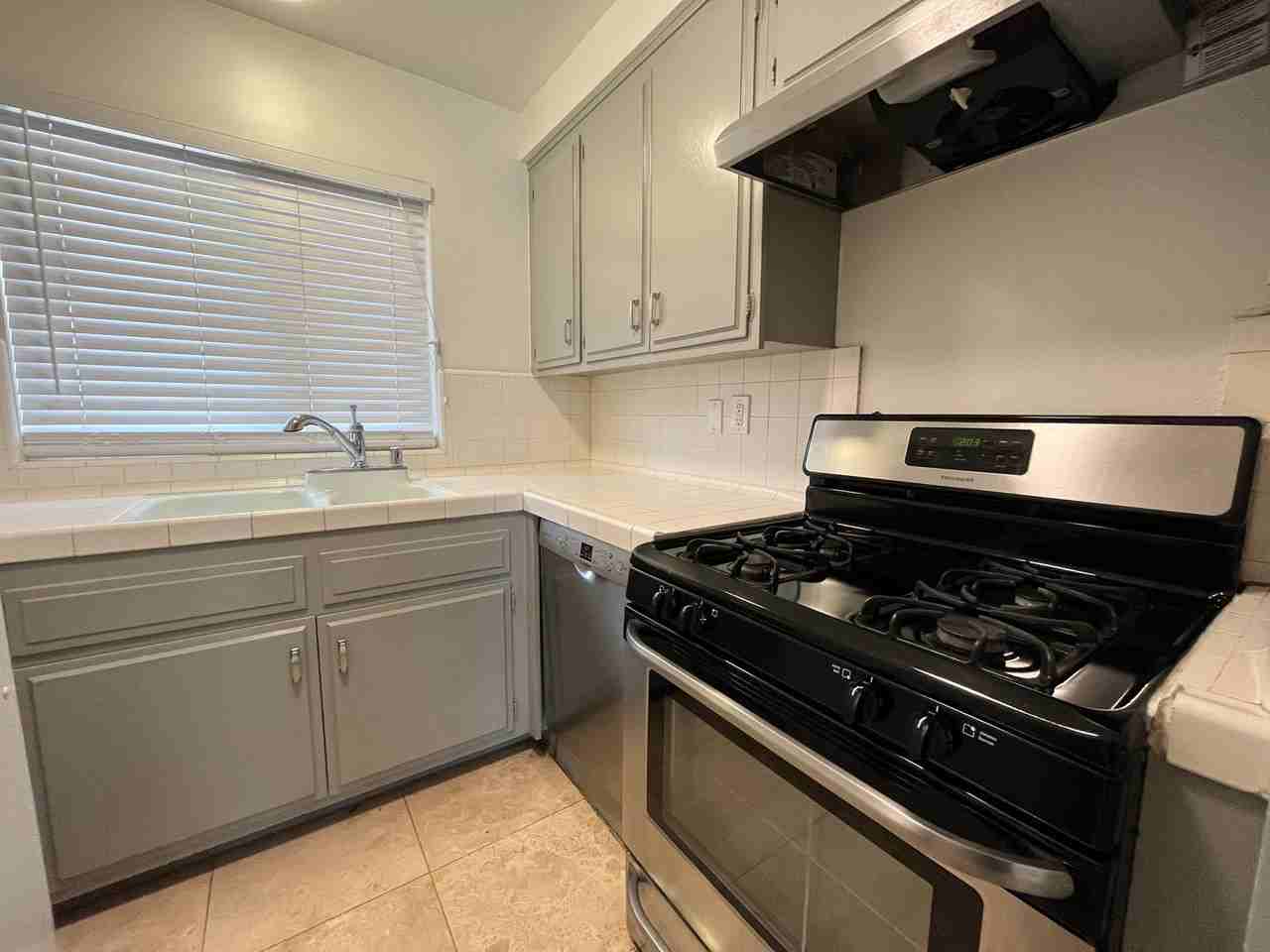 3722 3722 Hughes Ave. #4 - Photo 4 of 11