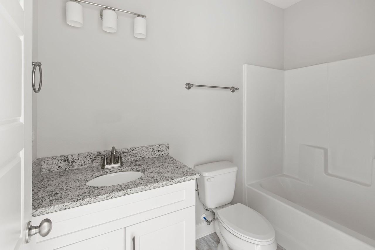 1419 Gatewood Pl - Photo 4 of 20