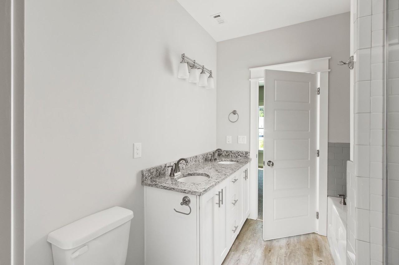 1419 Gatewood Pl - Photo 5 of 20