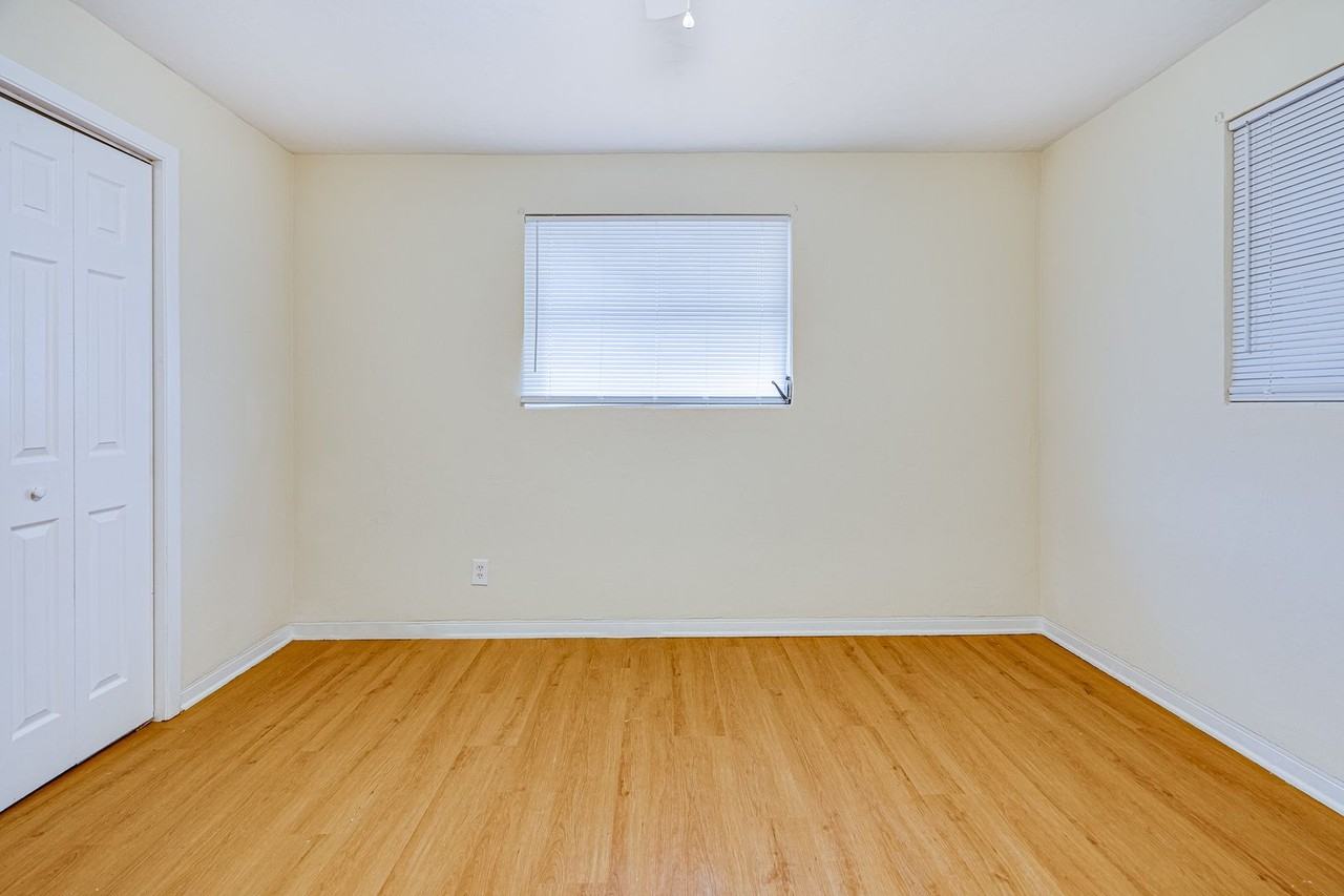 1012 Cadillac Dr - Photo 6 of 23