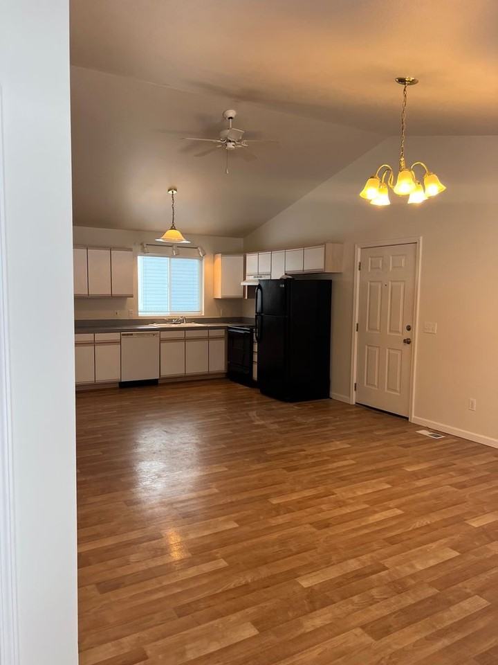 175 3rd Avenue West N - Photo 3 of 16