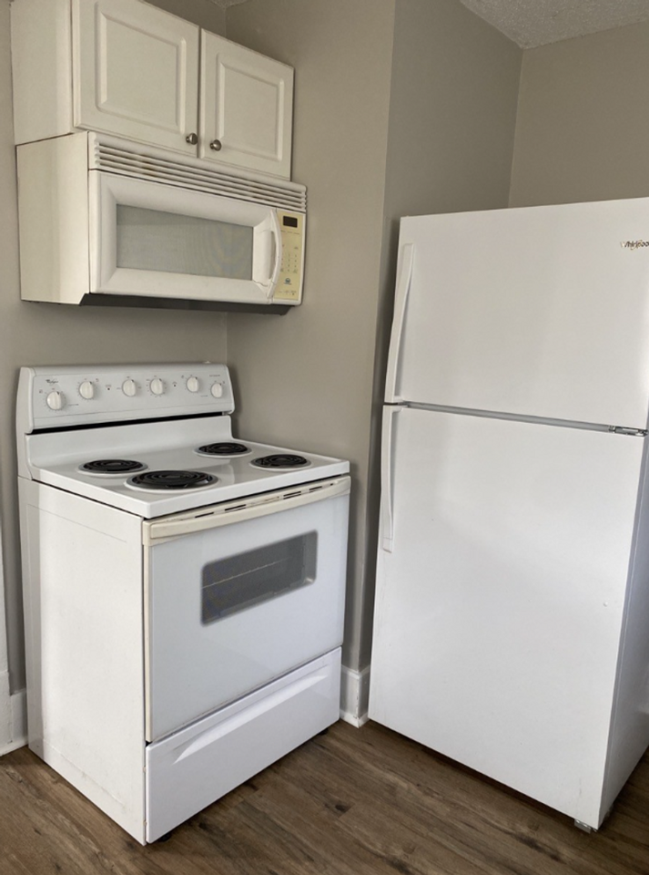 2413 Stuart St - Photo 6 of 8