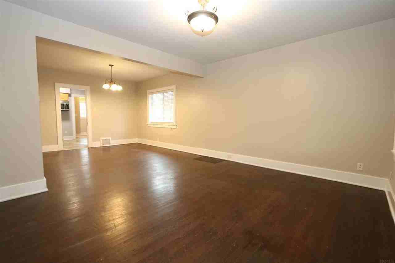 909 E Fairview Ave - Photo 2 of 18