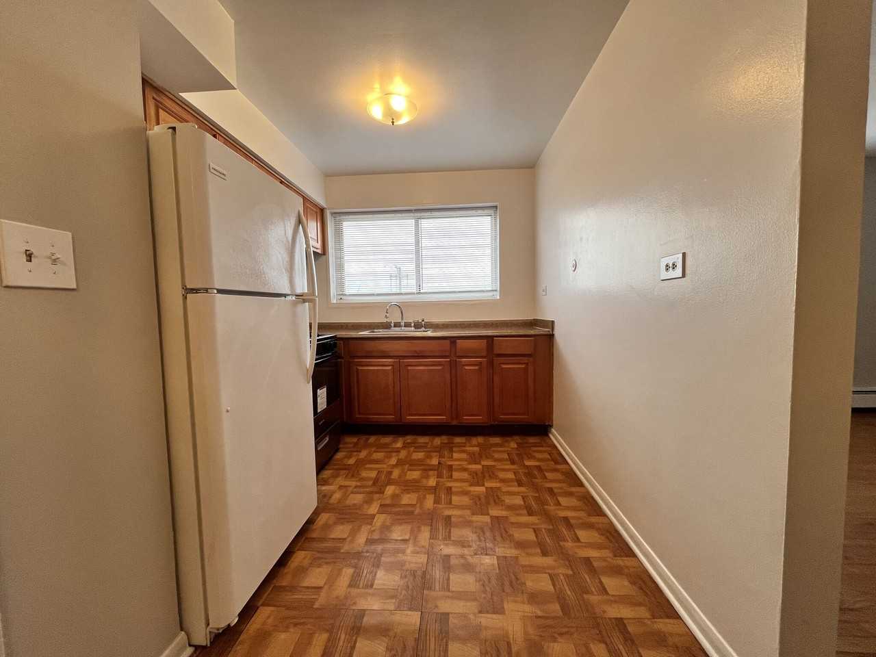 2339 W Touhy Ave #C3