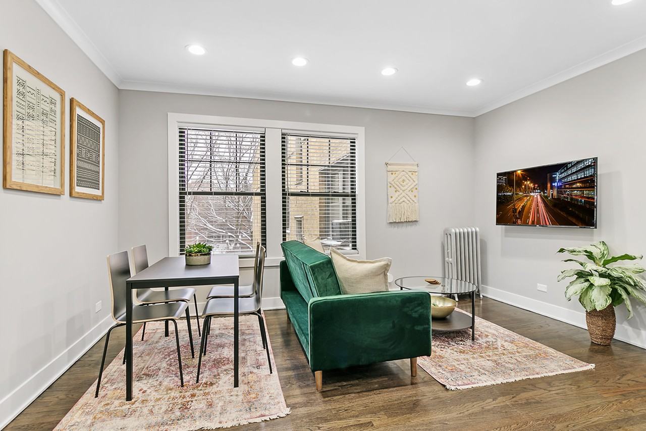 935 W Oakdale Ave #E3 - Photo 3 of 13