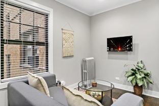 935 W Oakdale Ave #E3 - Photo 1 of 1