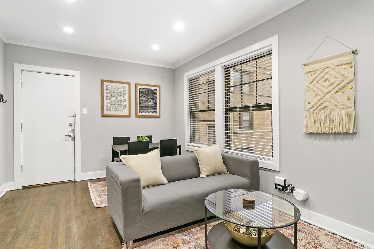 935 W Oakdale Ave #E3 - Photo 2 of 13