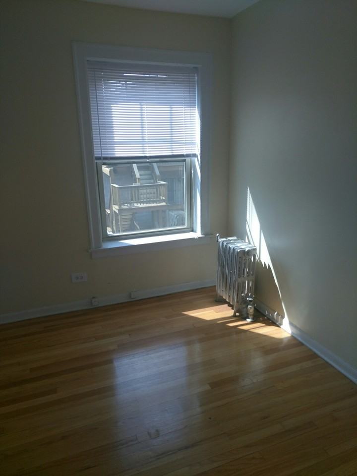 935 W Oakdale Ave #E3 - Photo 7 of 13