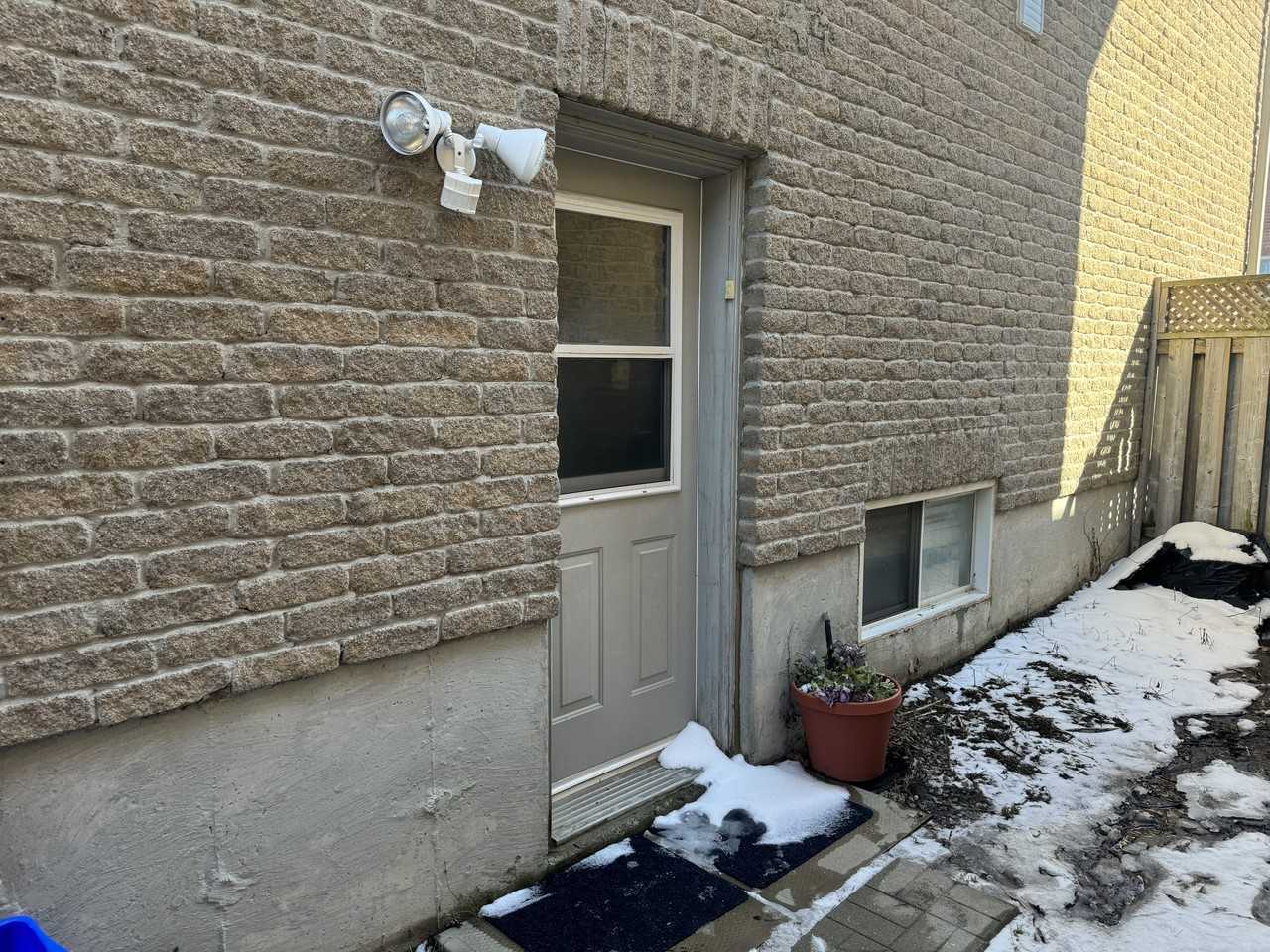 128 Raymond Crescent - Photo 2 of 22