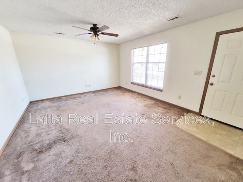 1801 Sw 6th St - Photo 3 of 10
