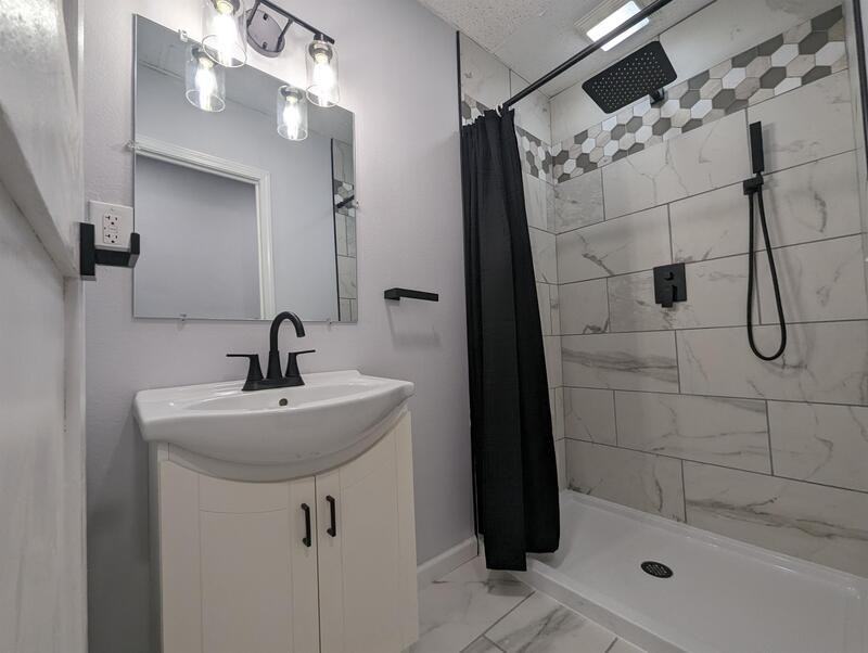 124 S 2nd St - Photo 4 of 8