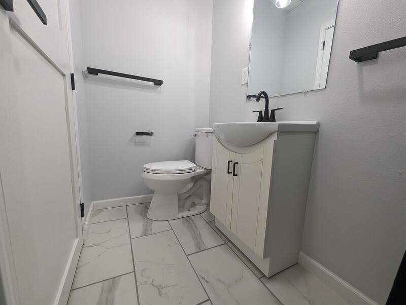 124 S 2nd St - Photo 5 of 8