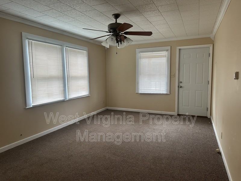 215 Dorcas Ave - Photo 2 of 10