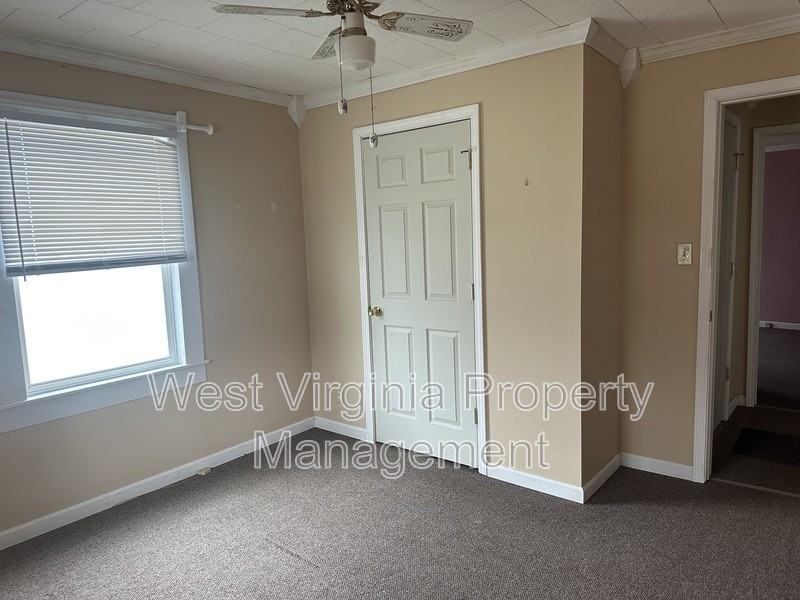215 Dorcas Ave - Photo 3 of 10