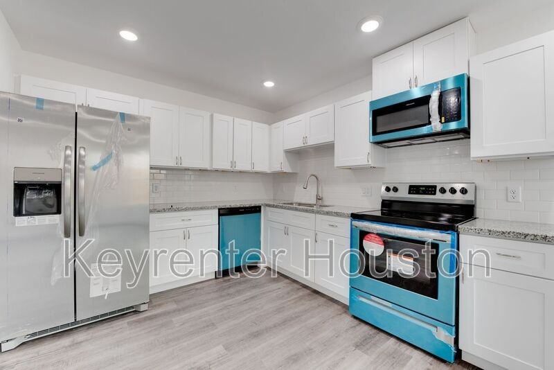 8126 Sterlingshire St #A - Photo 5 of 21