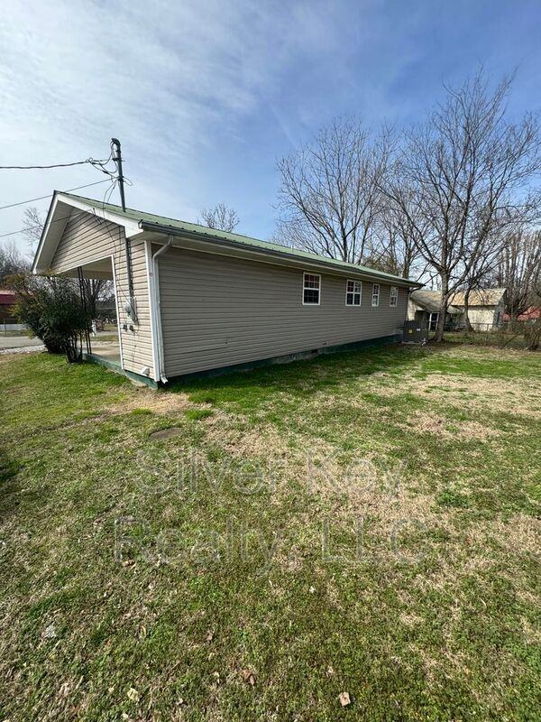 406 Dodson Ave - Photo 4 of 18