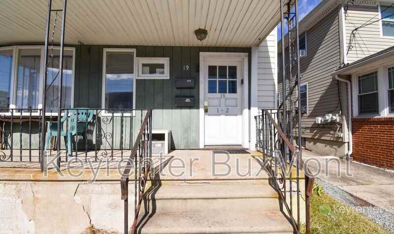 19 E Montgomery Ave - Photo 2 of 15